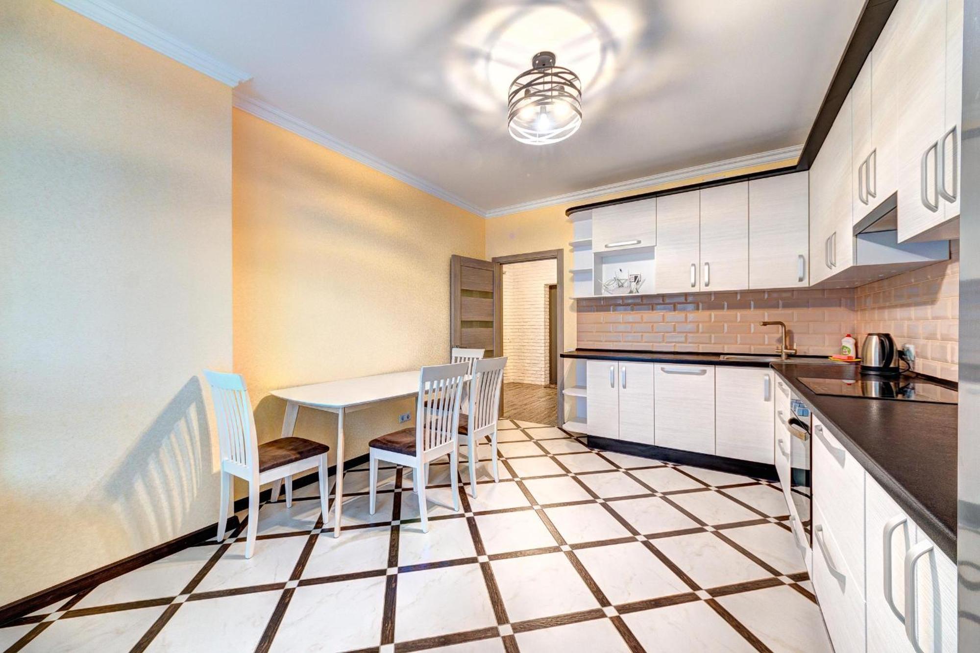Apartment Voskresenska 18 , Парковые Озера Kiev Phòng bức ảnh