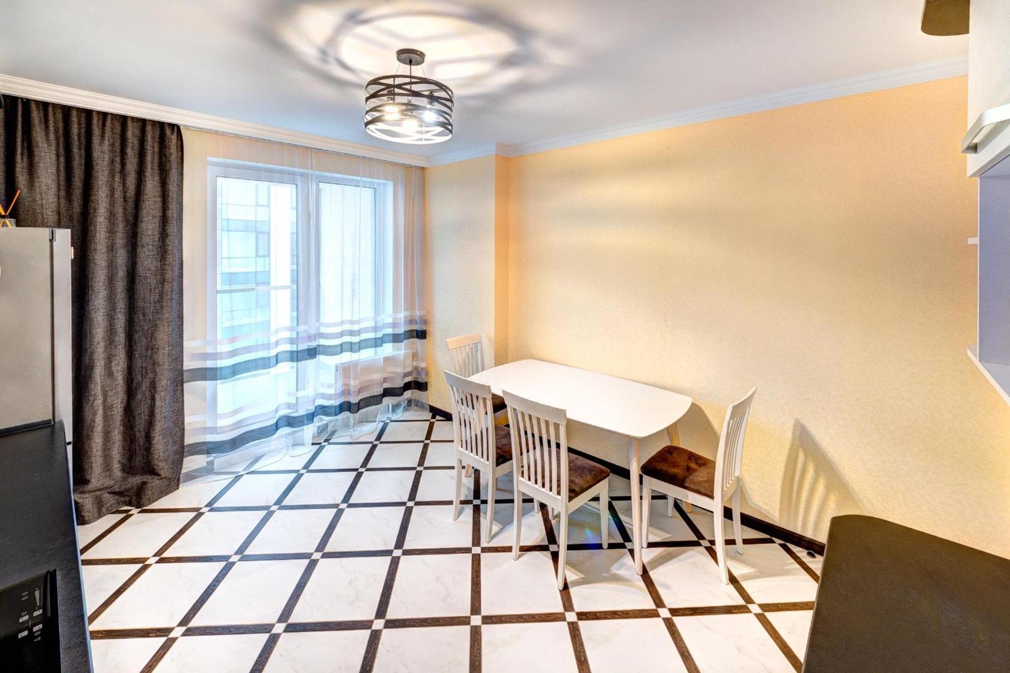Apartment Voskresenska 18 , Парковые Озера Kiev Phòng bức ảnh