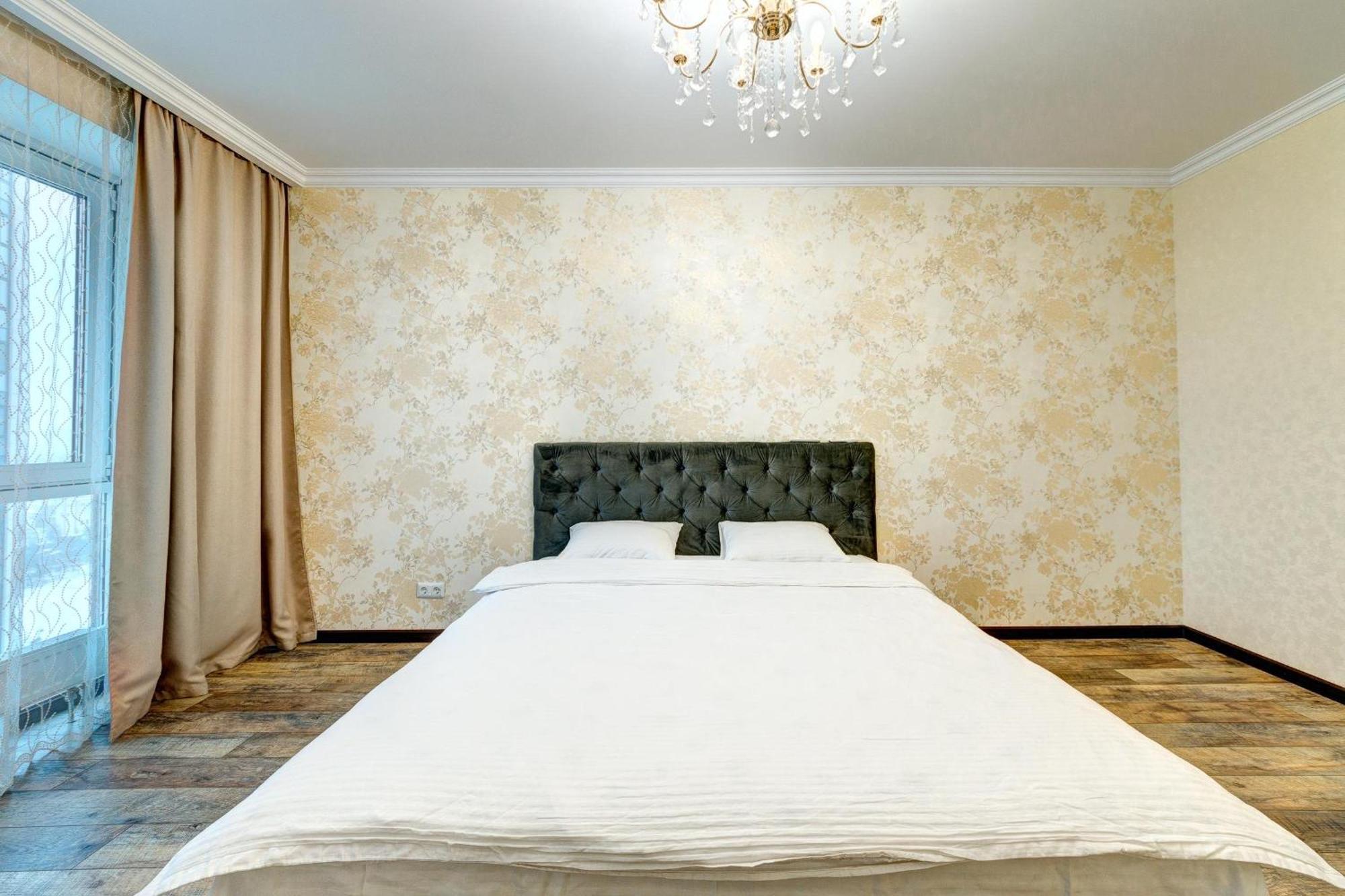Apartment Voskresenska 18 , Парковые Озера Kiev Phòng bức ảnh