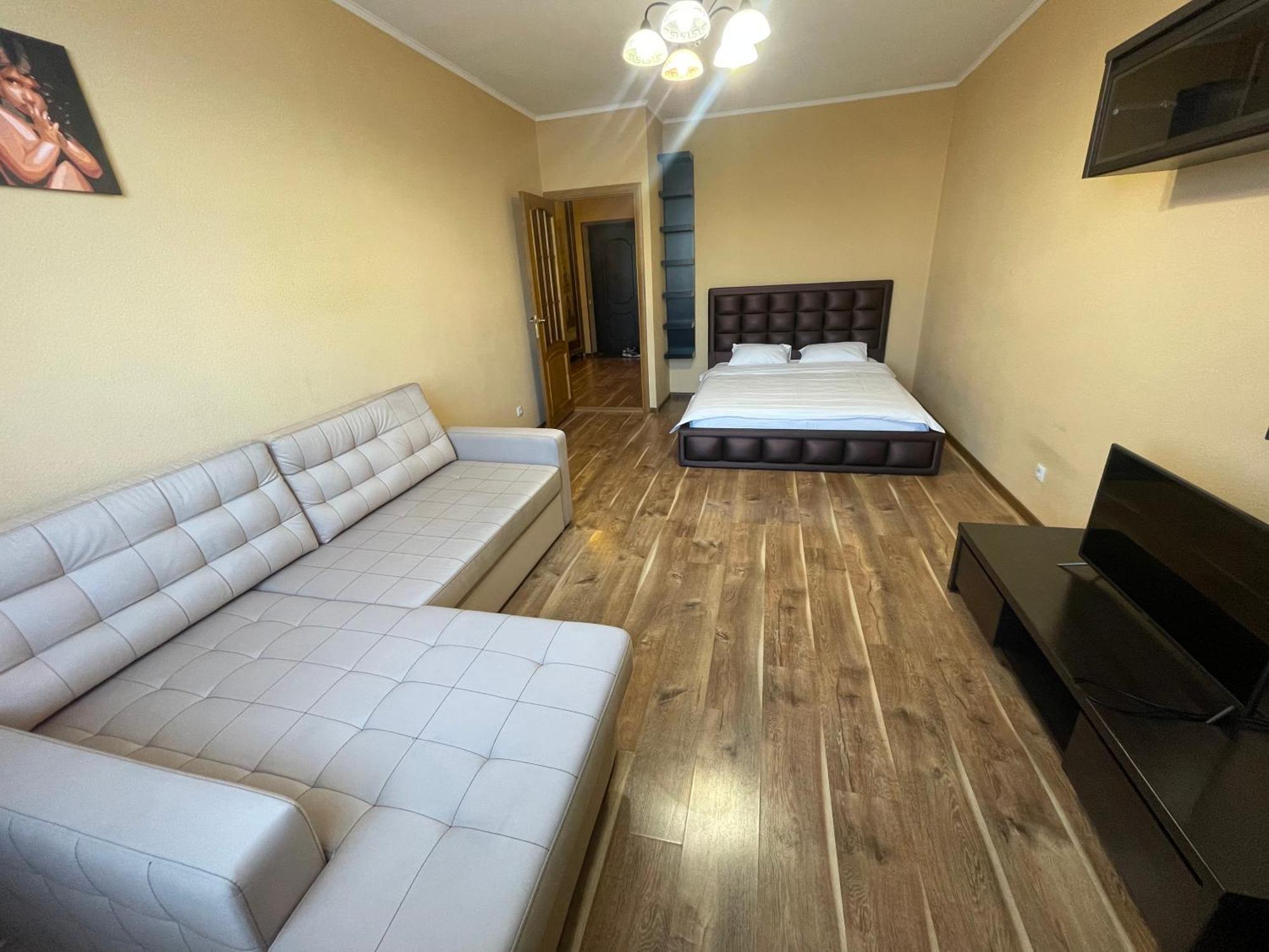 Apartment Voskresenska 18 , Парковые Озера Kiev Phòng bức ảnh