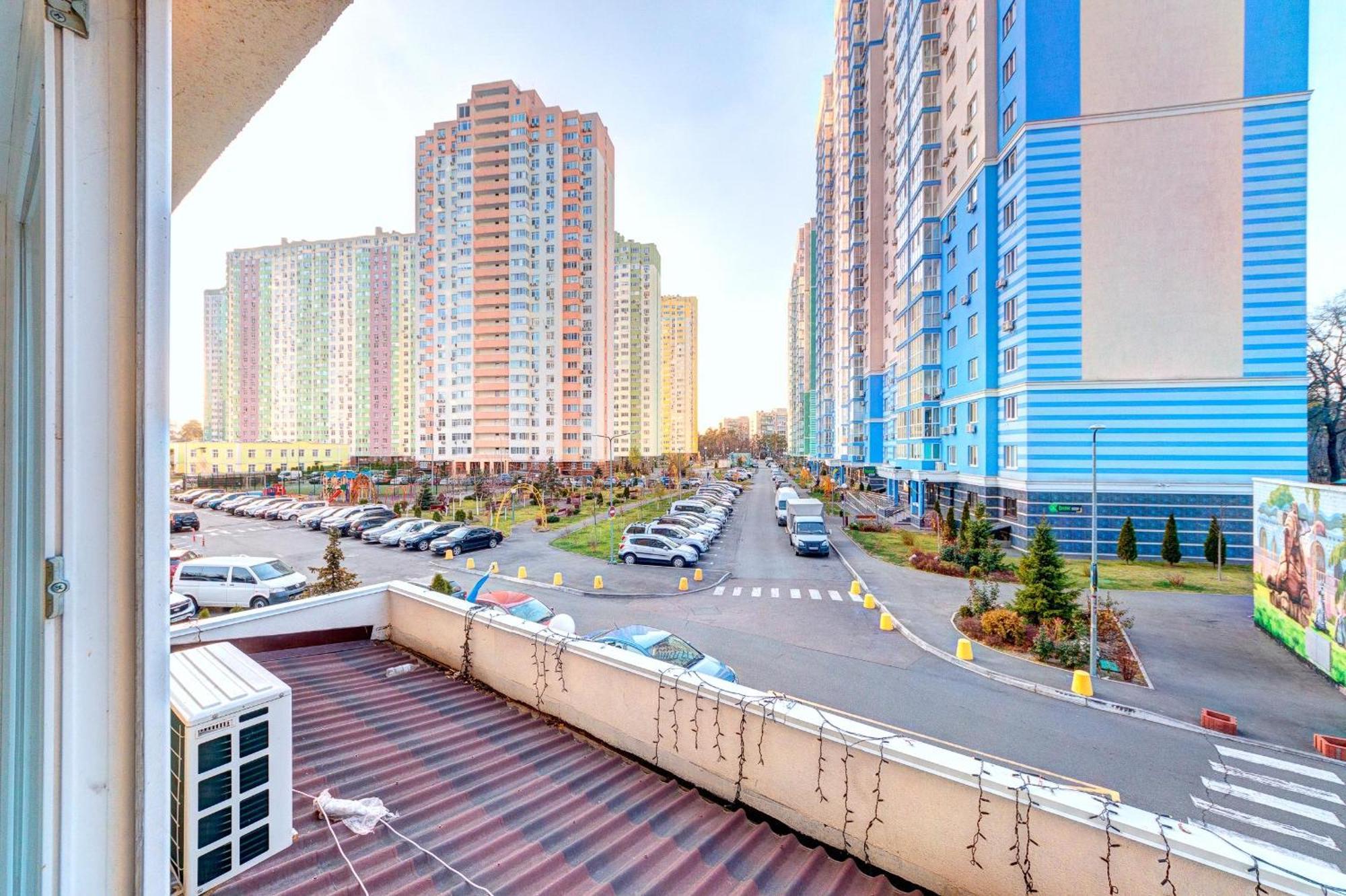 Apartment Voskresenska 18 , Парковые Озера Kiev Phòng bức ảnh